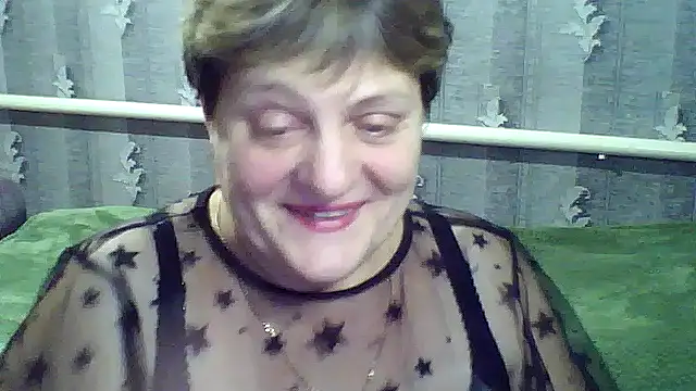 Snapshot of ElzaJewel chatting on 10-14-25, 07:47 ElzaJewel online show from 10-14-25, 07:47