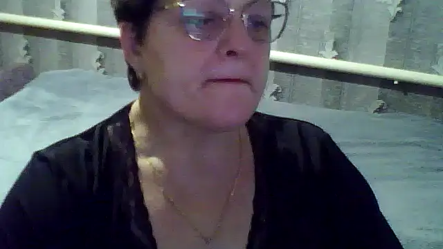 Snapshot of ElzaJewel chatting on 11-16-25, 08:25 ElzaJewel online show from 11-16-25, 08:25