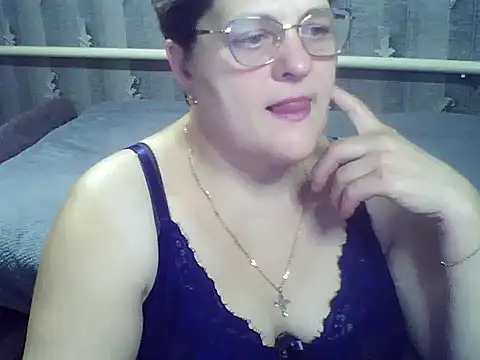 Snapshot of ElzaJewel chatting on 12-14-25, 08:02 ElzaJewel online show from 12-14-25, 08:02