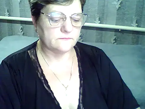 Snapshot of ElzaJewel chatting on 01-14-26, 10:47 ElzaJewel online show from 01-14-26, 10:47