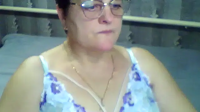 Snapshot of ElzaJewel chatting on 02-15-26, 04:25 ElzaJewel online show from 02-15-26, 04:25