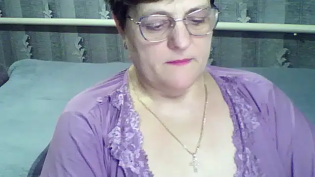 Snapshot of ElzaJewel chatting on 02-18-26, 10:22 ElzaJewel online show from 02-18-26, 10:22