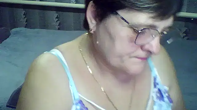 Snapshot of ElzaJewel chatting on 03-01-26, 08:33 ElzaJewel online show from 03-01-26, 08:33