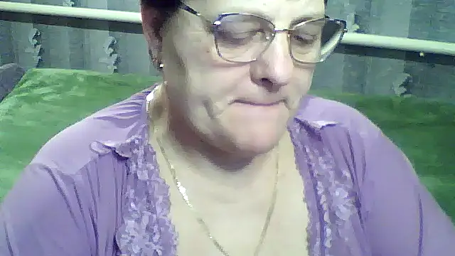 Snapshot of ElzaJewel chatting on 03-09-26, 12:36 ElzaJewel online show from 03-09-26, 12:36