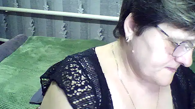 Snapshot of ElzaJewel chatting on 03-13-26, 07:42 ElzaJewel online show from 03-13-26, 07:42