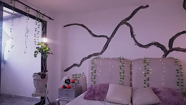 Snapshot of soidai_miiu chatting on 10-29-25, 02:19 soidai miiu online show from 10-29-25, 02:19