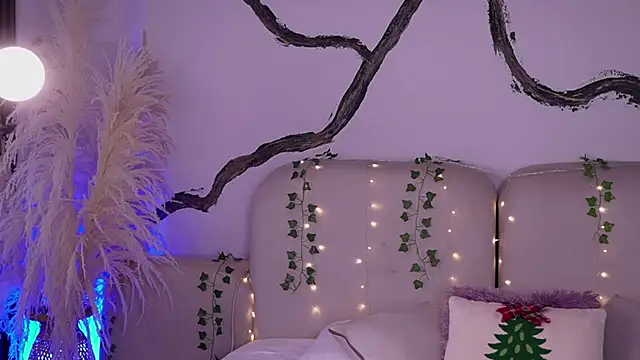 Snapshot of soidai_miiu chatting on 12-16-25, 09:31 soidai miiu online show from 12-16-25, 09:31