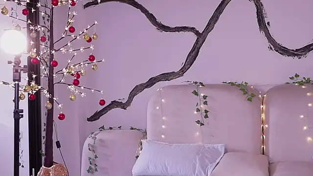 Snapshot of soidai_miiu chatting on 12-20-25, 09:33 soidai miiu online show from 12-20-25, 09:33