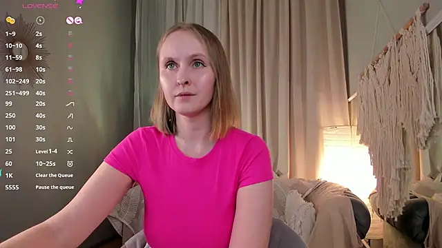 Snapshot of Agatha_Mott chatting on 03-08-25, 06:26 Agatha Mott online show from 03-08-25, 06:26