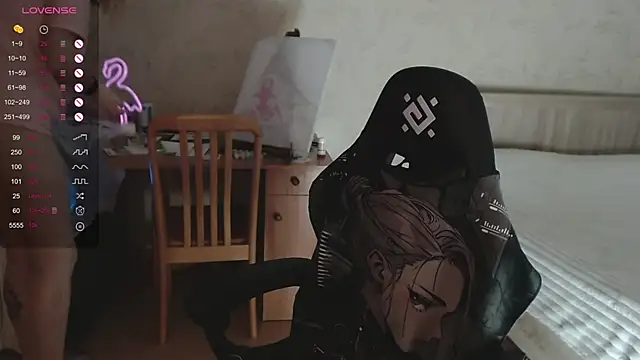 Snapshot of Agatha_Mott chatting on 09-13-25, 05:07 Agatha Mott online show from 09-13-25, 05:07