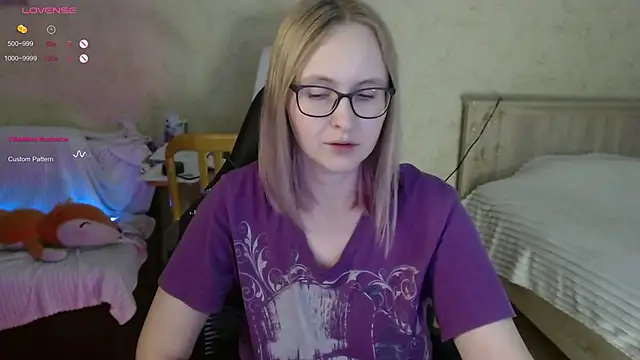 Snapshot of Agatha_Mott chatting on 10-24-25, 05:04 Agatha Mott online show from 10-24-25, 05:04