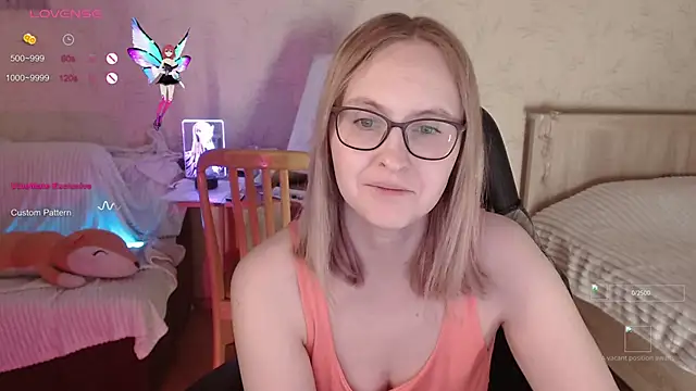 Snapshot of Agatha_Mott chatting on 11-16-25, 02:17 Agatha Mott online show from 11-16-25, 02:17