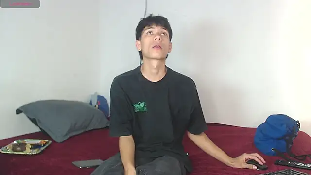 Snapshot of the_murderer chatting on 03-20-25, 01:46 the murderer online show from 03-20-25, 01:46