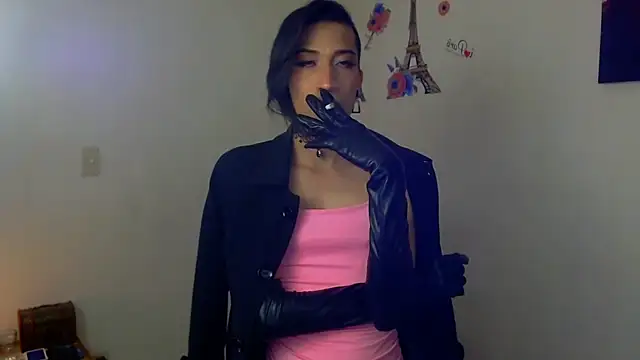 Snapshot of NovaNyx11 chatting on 10-04-25, 09:24 NovaNyx11 online show from 10-04-25, 09:24