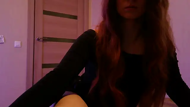 Snapshot of _AliceOwen_ chatting on 03-17-25, 10:28 AliceOwen online show from 03-17-25, 10:28