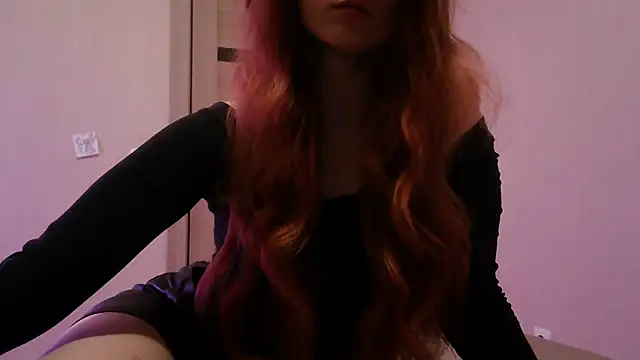 Snapshot of _AliceOwen_ chatting on 03-18-25, 09:32 AliceOwen online show from 03-18-25, 09:32