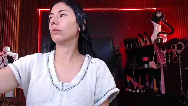 XiaQueen online show from 10-11-25, 12:04