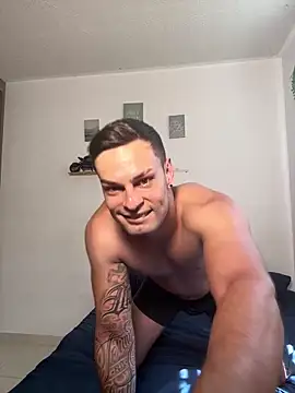 Snapshot of Fitmanx chatting on 02-02-25, 04:00 Fitmanx online show from 02-02-25, 04:00