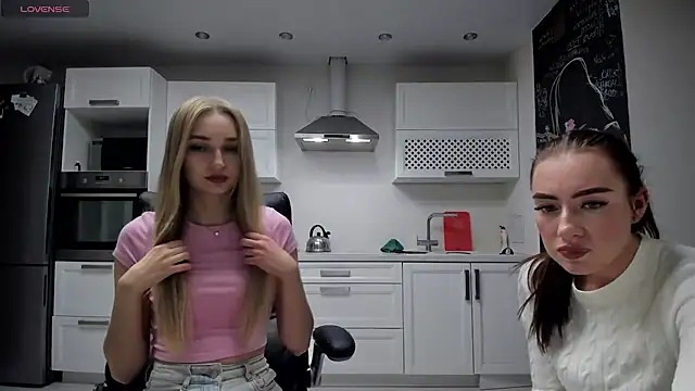 Snapshot of lisenok chatting on 06-17-26, 09:16 lisenok online show from 06-17-26, 09:16