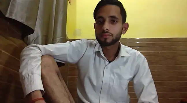 Snapshot of Queen_Couple chatting on 02-17-25, 05:32 Queen Couple online show from 02-17-25, 05:32