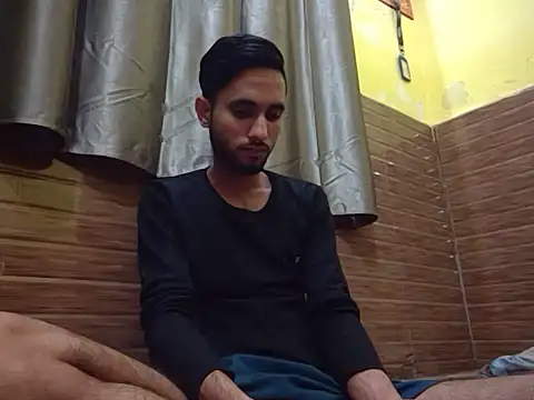 Snapshot of Queen_Couple chatting on 03-01-25, 04:22 Queen Couple online show from 03-01-25, 04:22