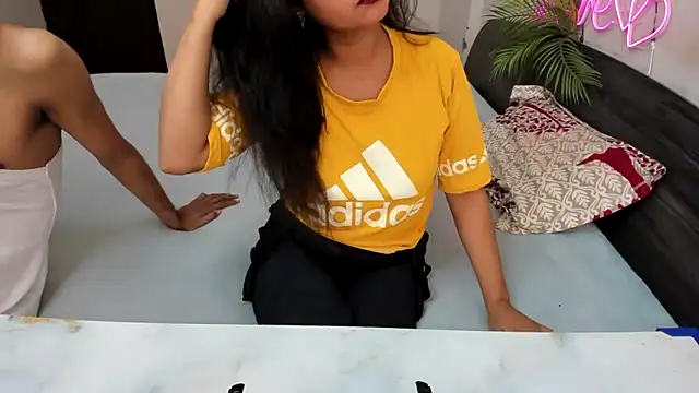 Snapshot of Queen_Couple chatting on 09-09-25, 06:46 Queen Couple online show from 09-09-25, 06:46