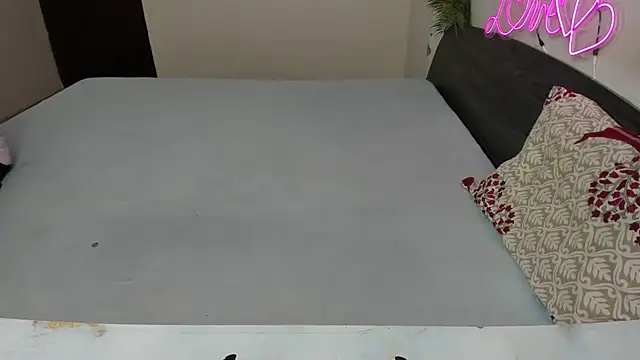 Queen Couple online show from 11-06-25, 05:19