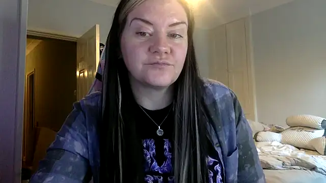 Snapshot of AureliaXOX chatting on 02-07-25, 11:45 AureliaXOX online show from 02-07-25, 11:45