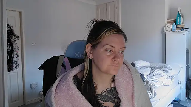 Snapshot of AureliaXOX chatting on 03-02-25, 12:11 AureliaXOX online show from 03-02-25, 12:11