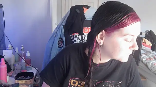 Snapshot of AureliaXOX chatting on 10-15-25, 09:53 AureliaXOX online show from 10-15-25, 09:53