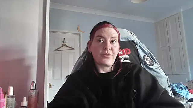 Snapshot of AureliaXOX chatting on 10-28-25, 01:58 AureliaXOX online show from 10-28-25, 01:58