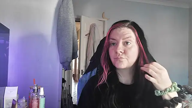 Snapshot of AureliaXOX chatting on 11-12-25, 08:48 AureliaXOX online show from 11-12-25, 08:48