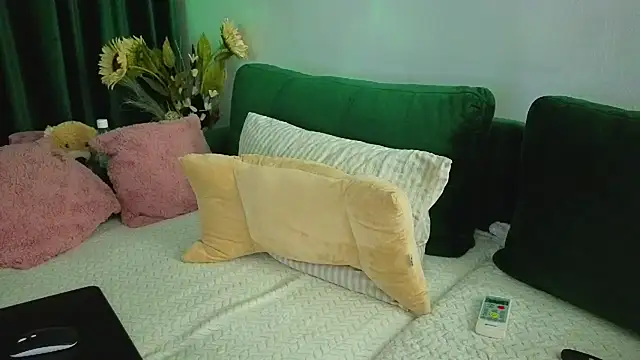 Snapshot of SweetAnia_ chatting on 06-29-26, 07:58 SweetAnia online show from 06-29-26, 07:58
