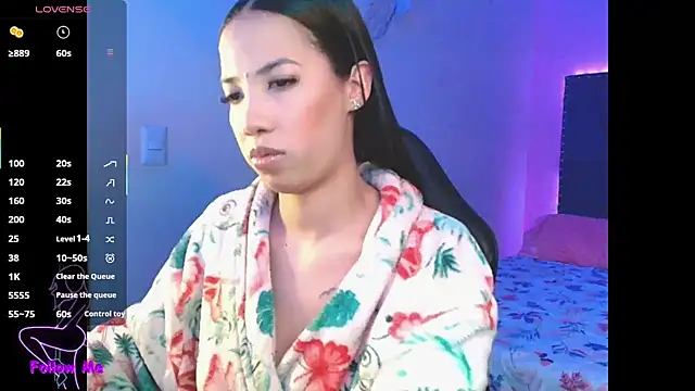 Snapshot of SallyWhitee chatting on 09-10-25, 05:07 SallyWhitee online show from 09-10-25, 05:07