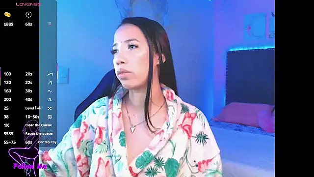 Snapshot of SallyWhitee chatting on 09-15-25, 04:12 SallyWhitee online show from 09-15-25, 04:12