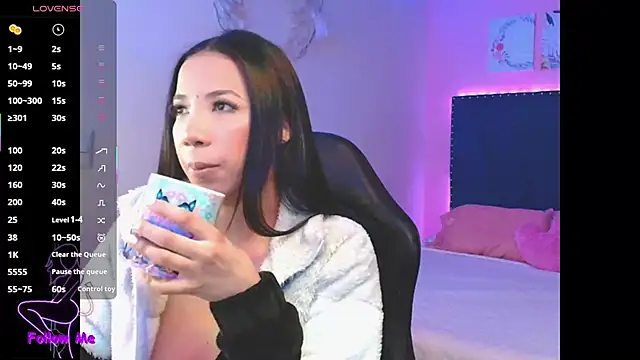 Snapshot of SallyWhitee chatting on 09-21-25, 04:36 SallyWhitee online show from 09-21-25, 04:36