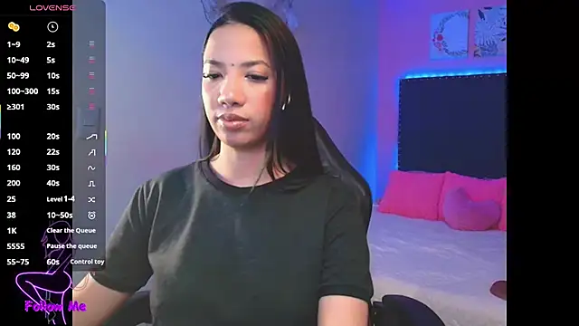 Snapshot of SallyWhitee chatting on 09-29-25, 04:28 SallyWhitee online show from 09-29-25, 04:28