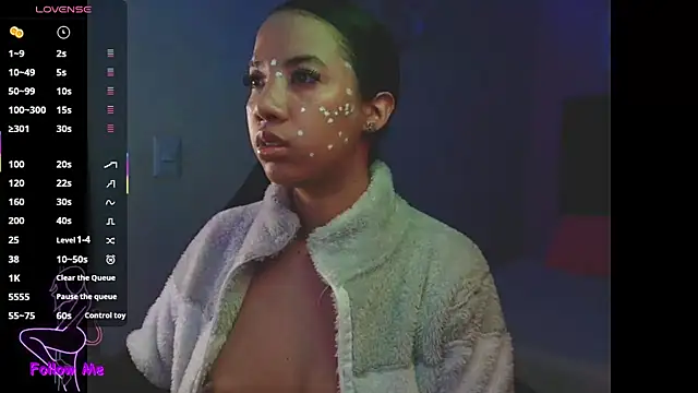 Snapshot of SallyWhitee chatting on 11-03-25, 04:47 SallyWhitee online show from 11-03-25, 04:47