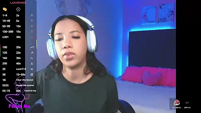 Snapshot of SallyWhitee chatting on 11-13-25, 03:49 SallyWhitee online show from 11-13-25, 03:49