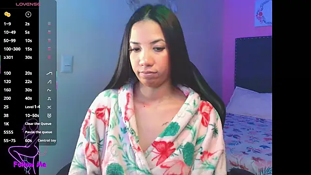 Snapshot of SallyWhitee chatting on 12-02-25, 05:02 SallyWhitee online show from 12-02-25, 05:02