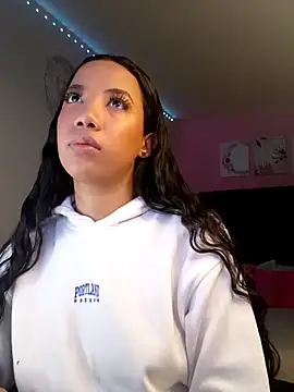 Snapshot of SallyWhitee chatting on 03-09-26, 07:01 SallyWhitee online show from 03-09-26, 07:01