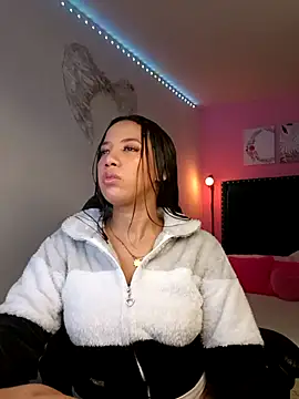 Snapshot of SallyWhitee chatting on 03-10-26, 05:12 SallyWhitee online show from 03-10-26, 05:12