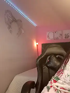 Snapshot of SallyWhitee chatting on 03-12-26, 05:57 SallyWhitee online show from 03-12-26, 05:57