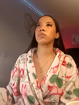 Snapshot of SallyWhitee chatting on 03-22-26, 04:49 SallyWhitee online show from 03-22-26, 04:49