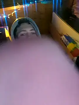 Snapshot of Jaymie2p25 chatting on 12-14-25, 10:58 Jaymie2p25 online show from 12-14-25, 10:58