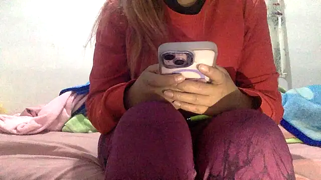 Snapshot of sharonlopez9611 chatting on 12-14-25, 04:07 sharonlopez9611 online show from 12-14-25, 04:07