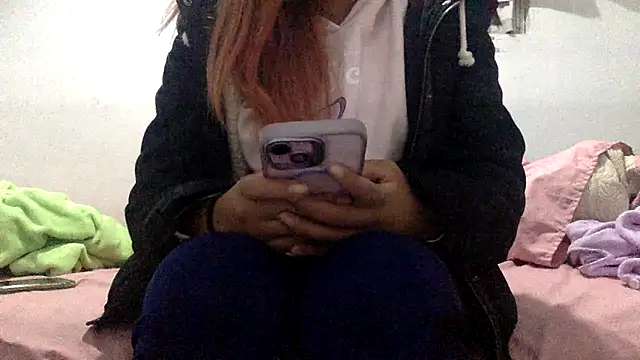 Snapshot of sharonlopez9611 chatting on 12-19-25, 03:13 sharonlopez9611 online show from 12-19-25, 03:13