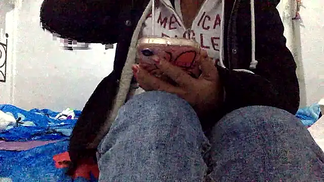 Snapshot of sharonlopez9611 chatting on 01-17-26, 02:49 sharonlopez9611 online show from 01-17-26, 02:49