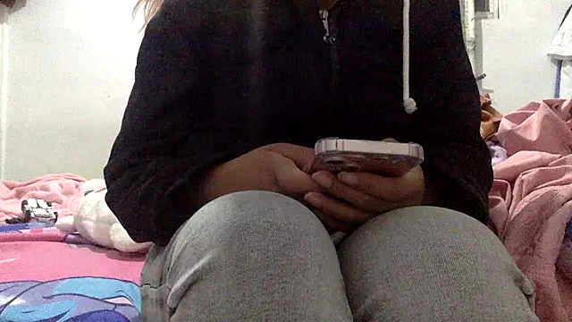 Snapshot of sharonlopez9611 chatting on 03-04-26, 03:23 sharonlopez9611 online show from 03-04-26, 03:23