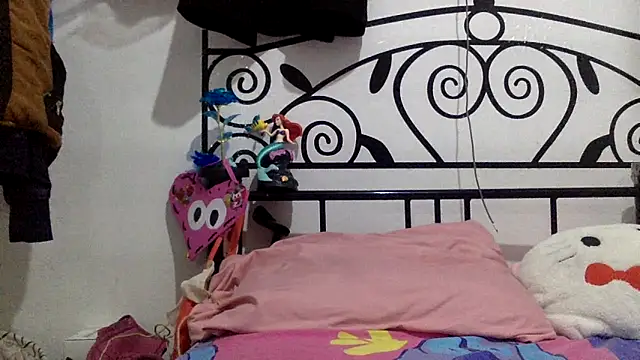 Snapshot of sharonlopez9611 chatting on 03-11-26, 02:50 sharonlopez9611 online show from 03-11-26, 02:50